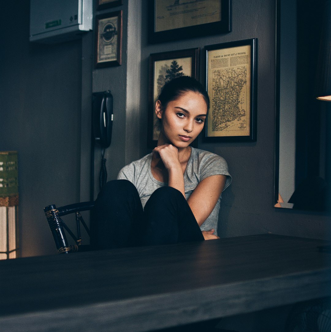 Professional portrait of an Argentine woman editor